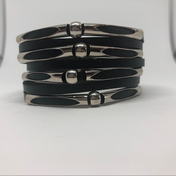 Yik Fung Leather Snap Bracelet - Picture 5 of 13